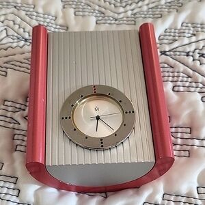 ❤️ Mikimoto desk clock